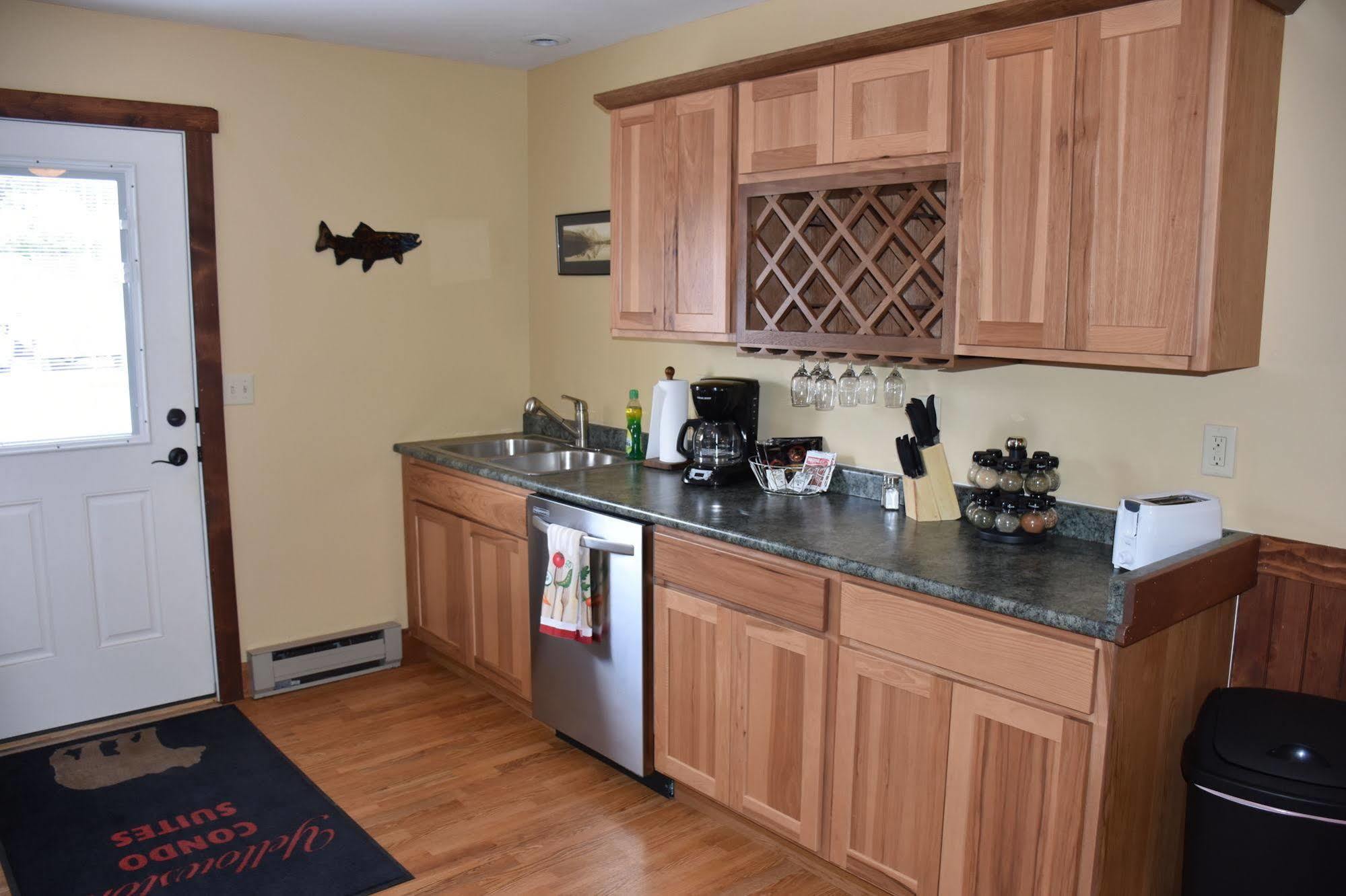 Yellowstone Condos & Suites การ์ดีเนอร์ ภายนอก รูปภาพ