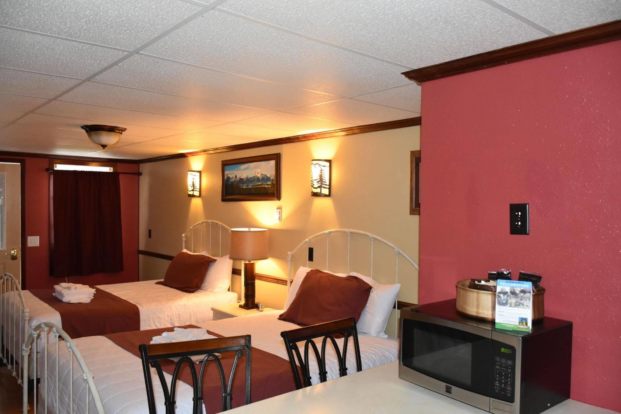 Yellowstone Condos & Suites การ์ดีเนอร์ ภายนอก รูปภาพ