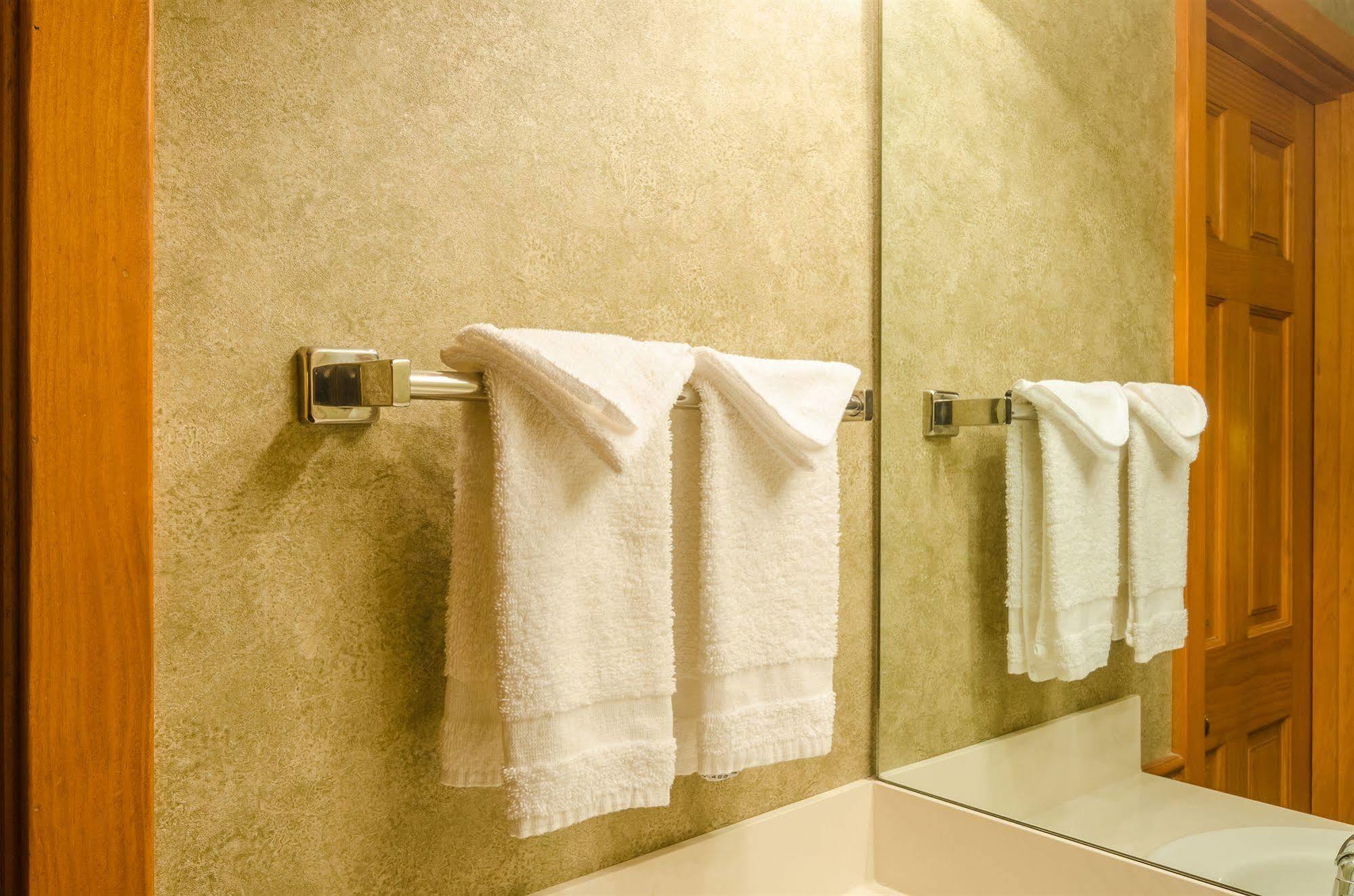 Yellowstone Condos & Suites การ์ดีเนอร์ ภายนอก รูปภาพ