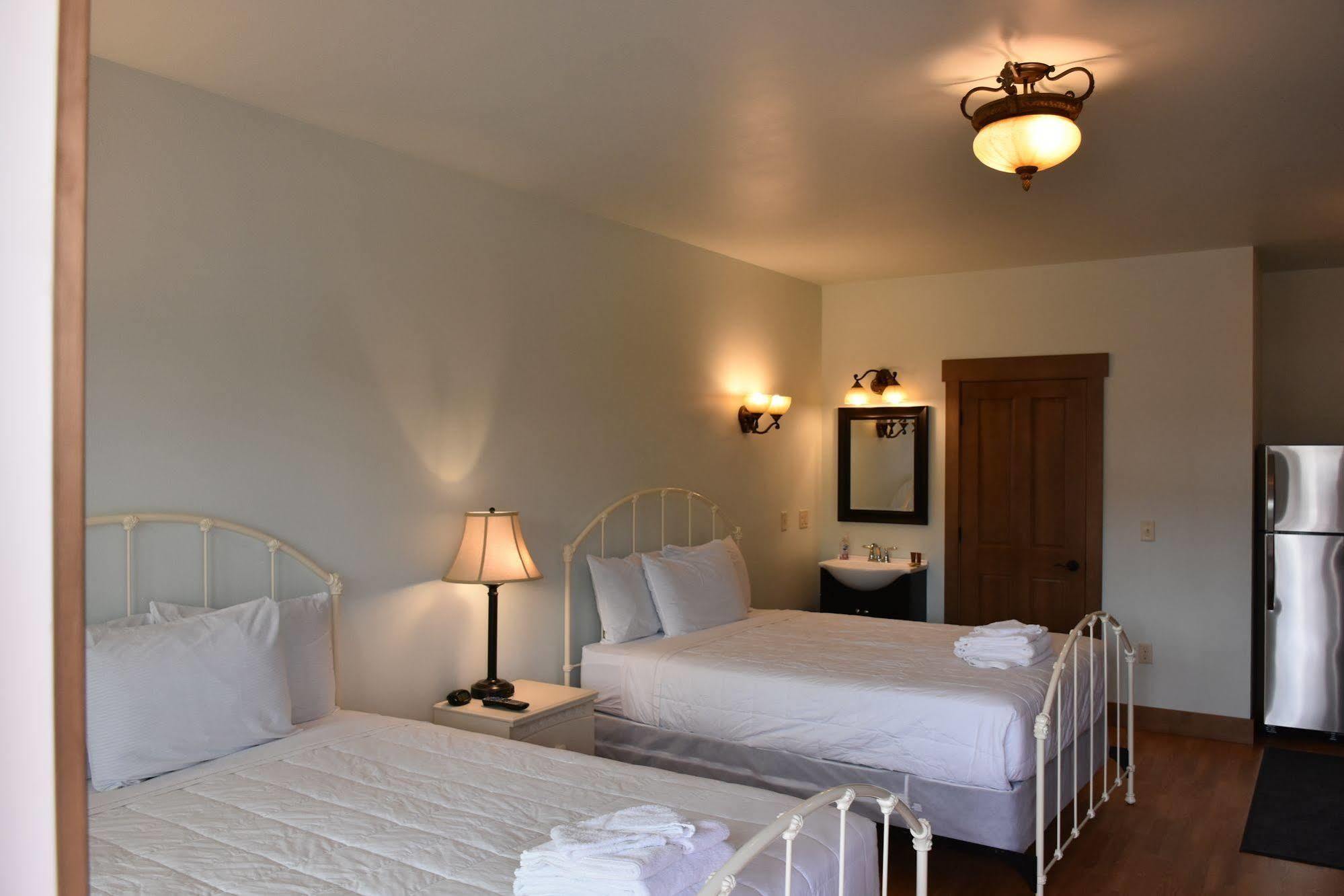 Yellowstone Condos & Suites การ์ดีเนอร์ ภายนอก รูปภาพ