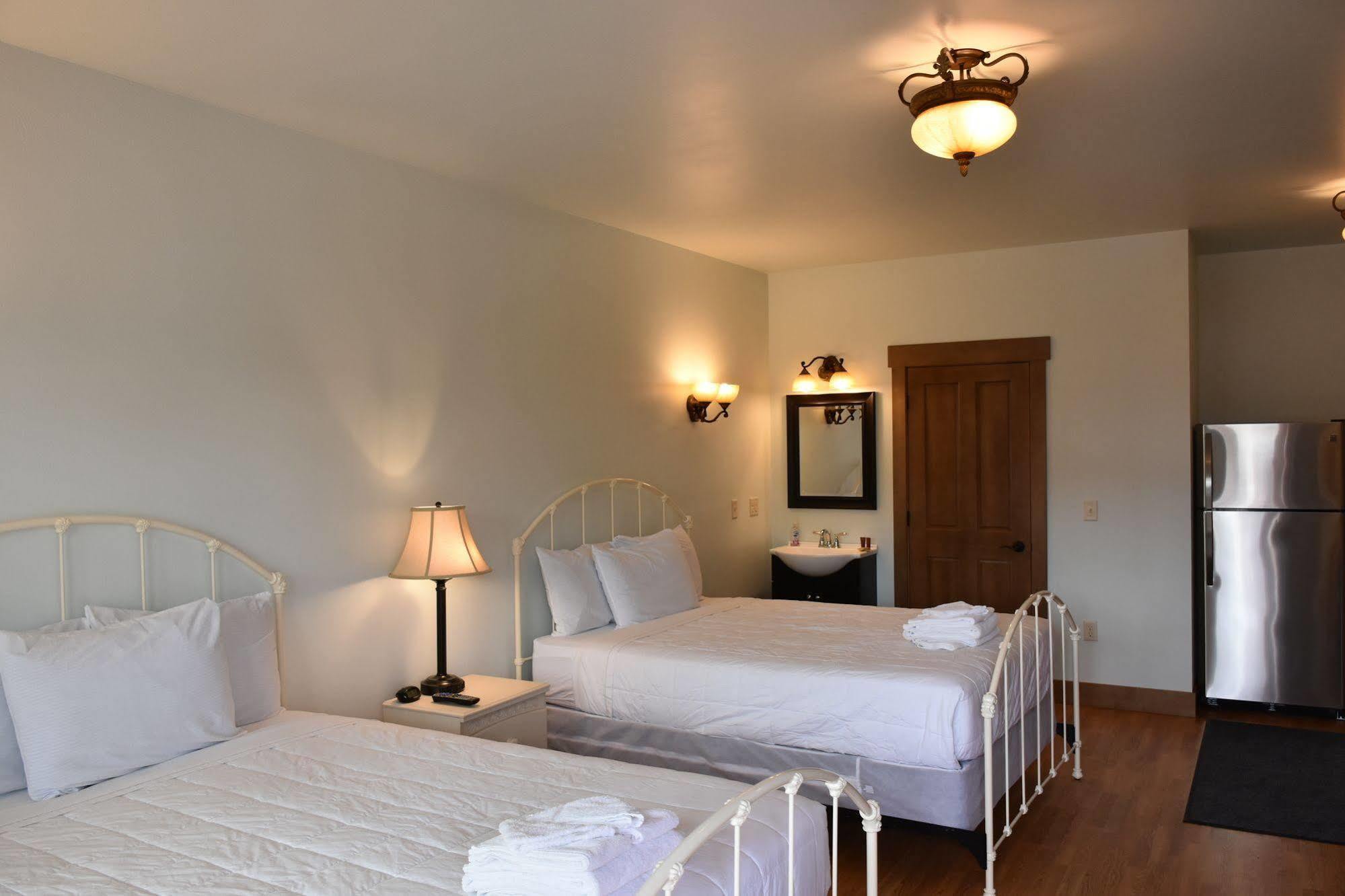 Yellowstone Condos & Suites การ์ดีเนอร์ ภายนอก รูปภาพ
