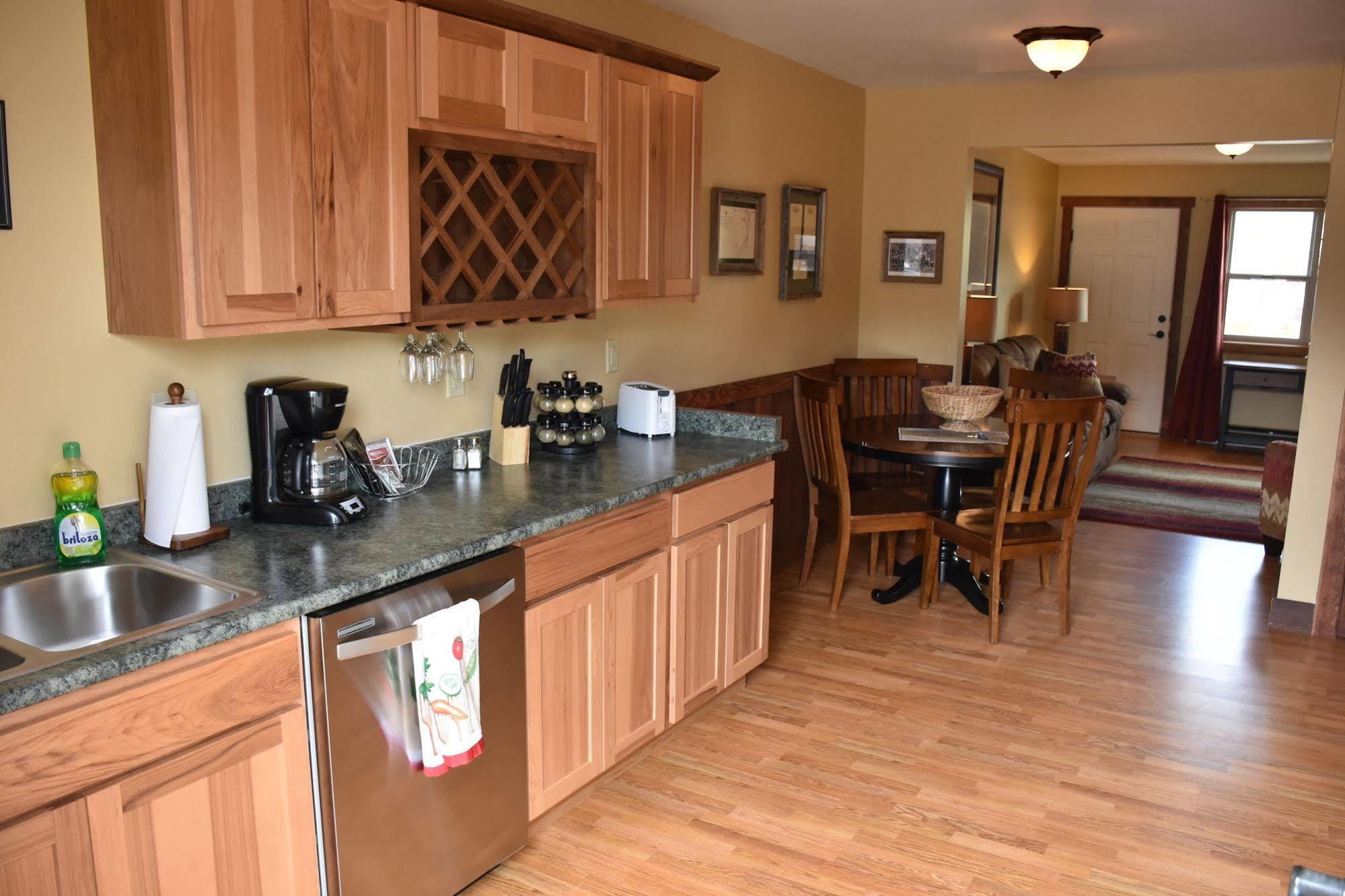 Yellowstone Condos & Suites การ์ดีเนอร์ ภายนอก รูปภาพ