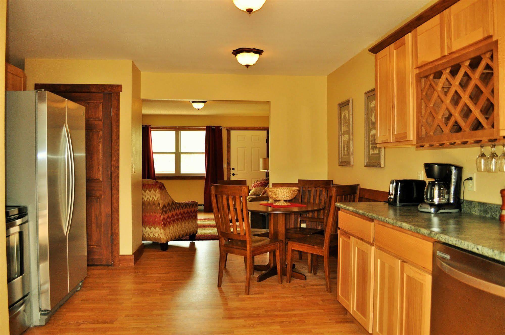 Yellowstone Condos & Suites การ์ดีเนอร์ ภายนอก รูปภาพ